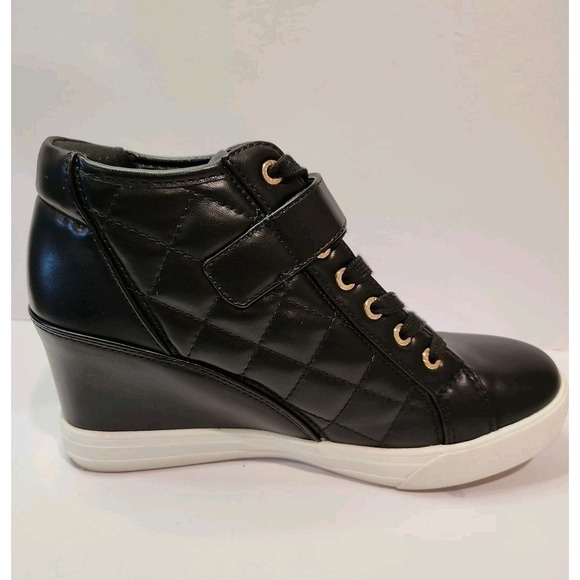 Juicy Couture JC Jolee Black Quilted Wedge Athletic Shoes Goldtone Hardware 9.5 - Picture 6 of 12